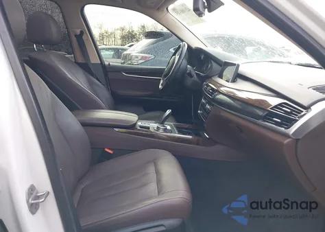 2015 BMW X5 xDrive35I z USA, uszkodzony, nr VIN 5UXKR0C5XF0P02453